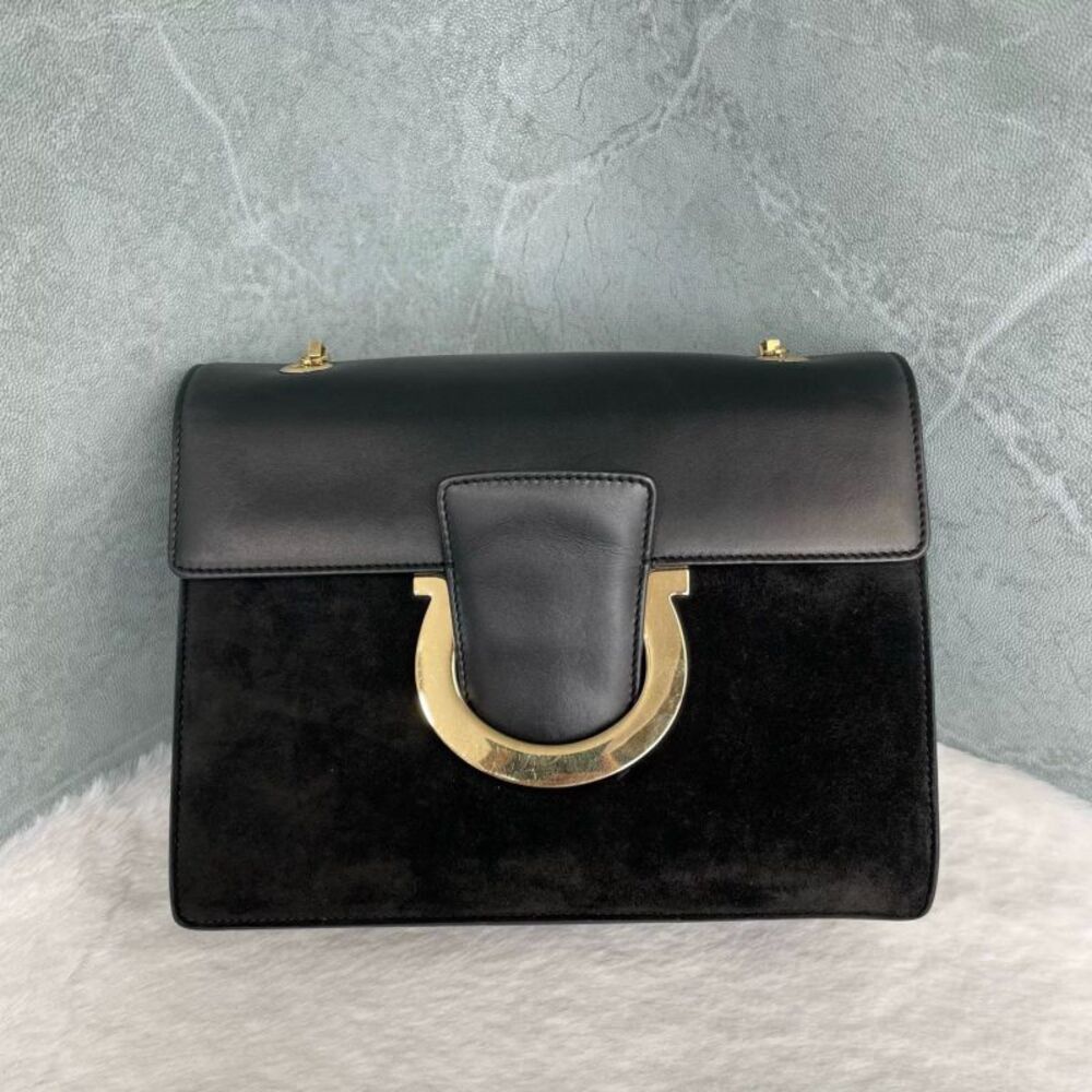 Ferragamo Women Pre-Loved Bag Very Good Condition